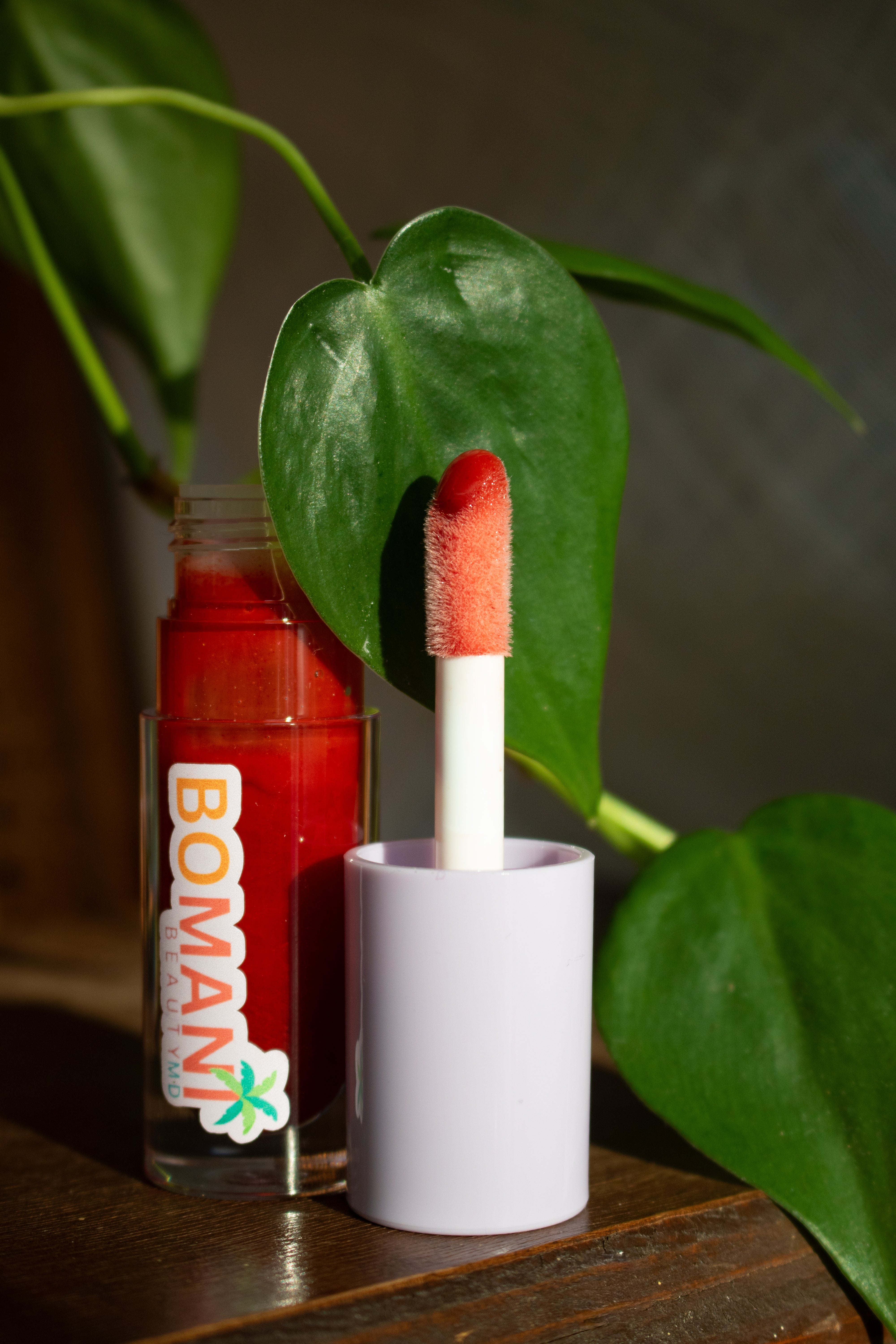 <p>Never Sticky. Ultra-Hydrating.</p>